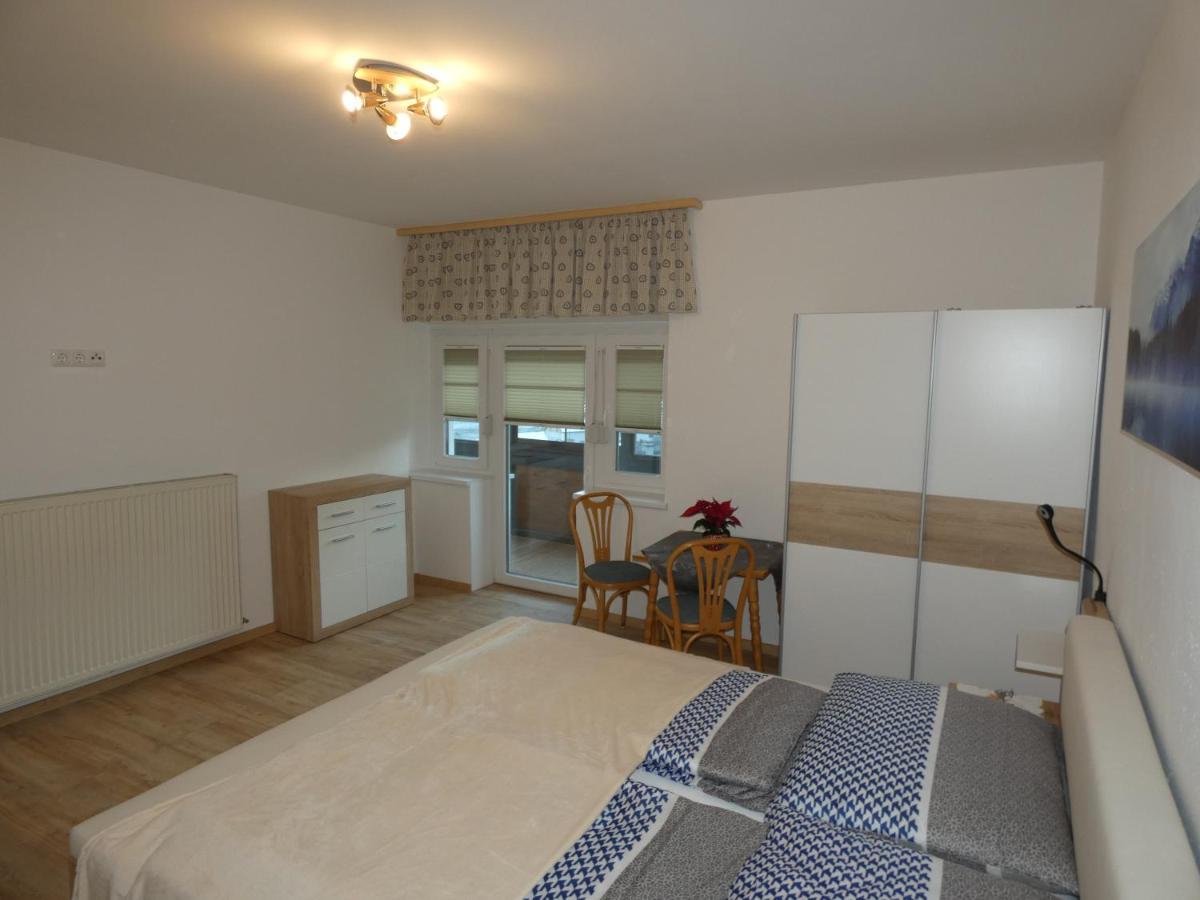 Gaestezimmer Gombotz Etmissl Bagian luar foto